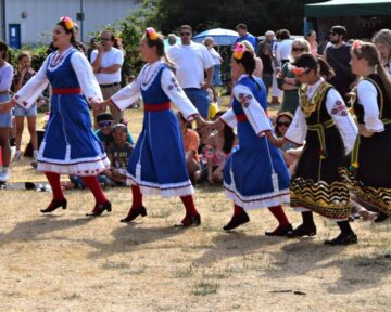 Bulgarian dancers